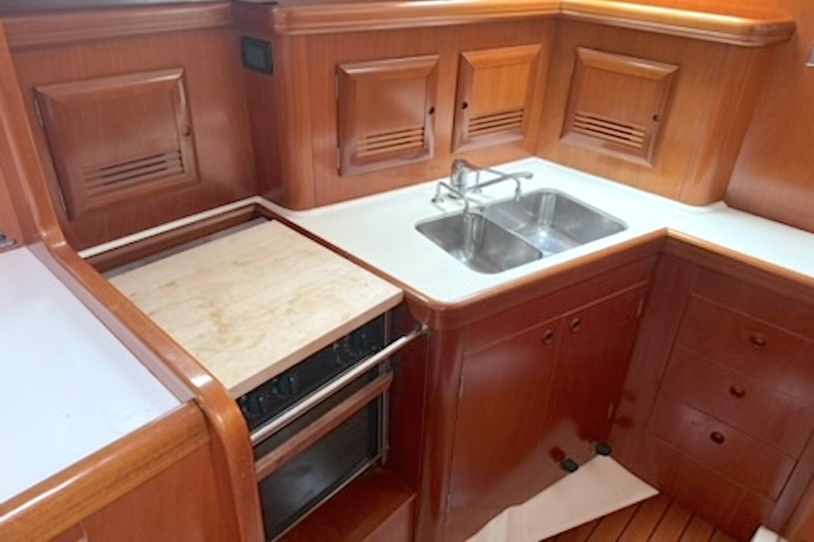 2001 Beneteau 