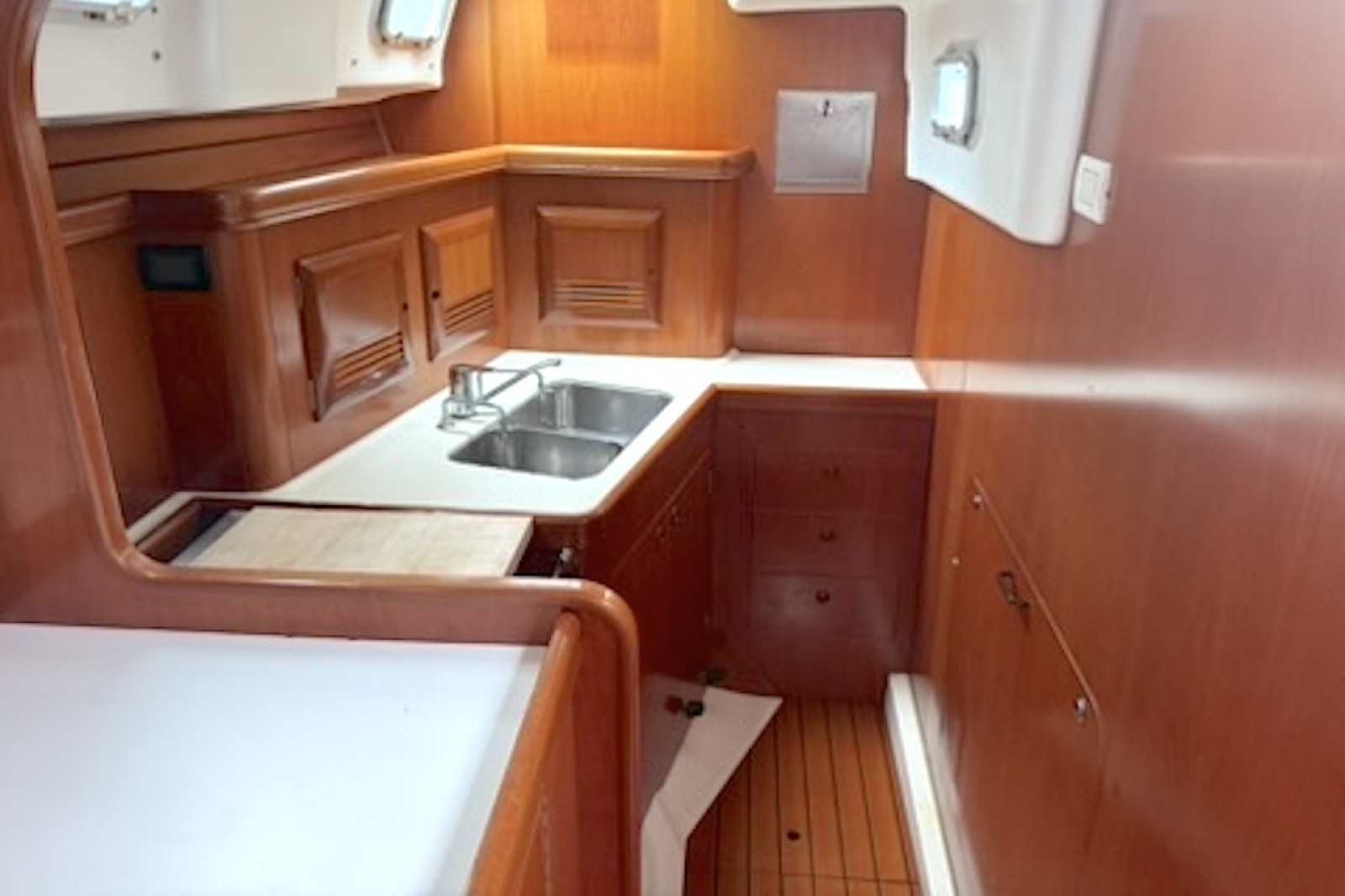 2001 Beneteau 