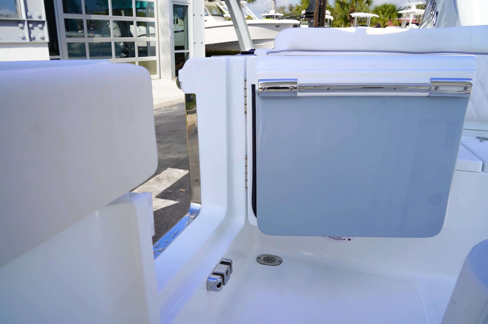 2026 Sea Hunt Ultra 245SE