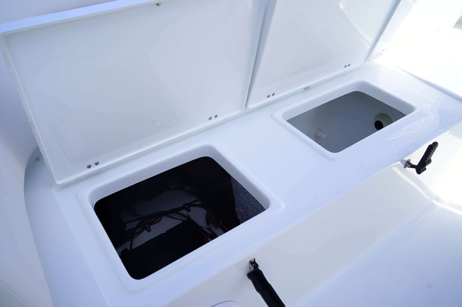 2026 Sea Hunt Ultra 245SE