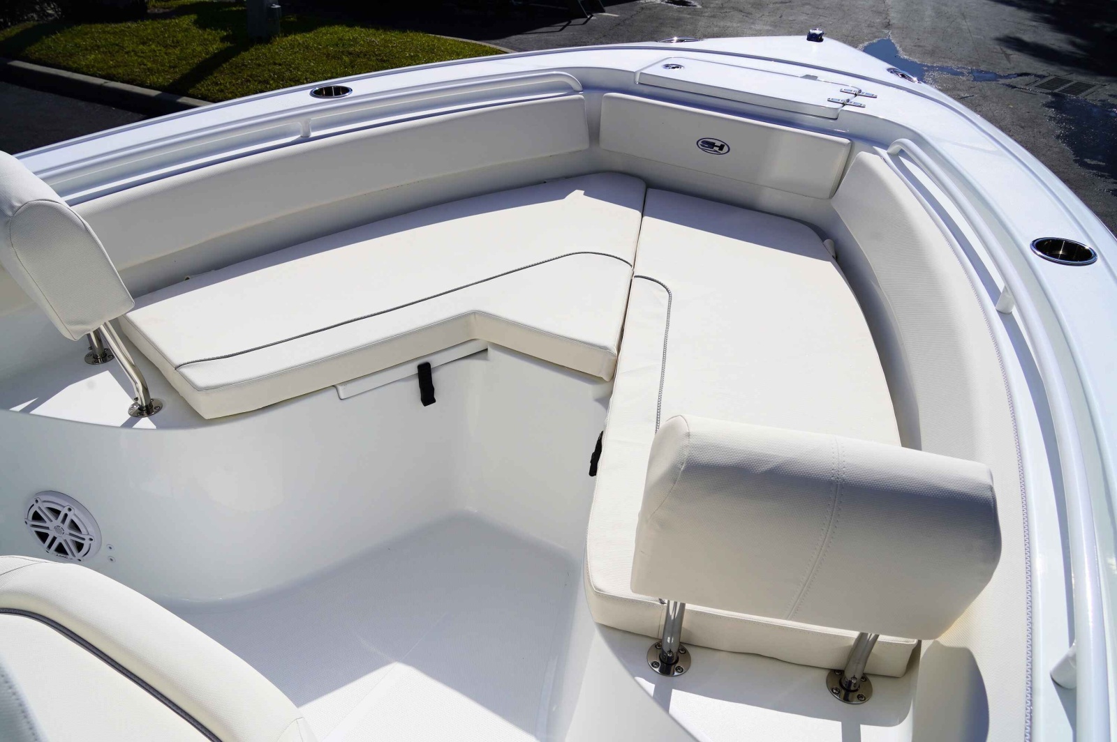 2026 Sea Hunt Ultra 245SE