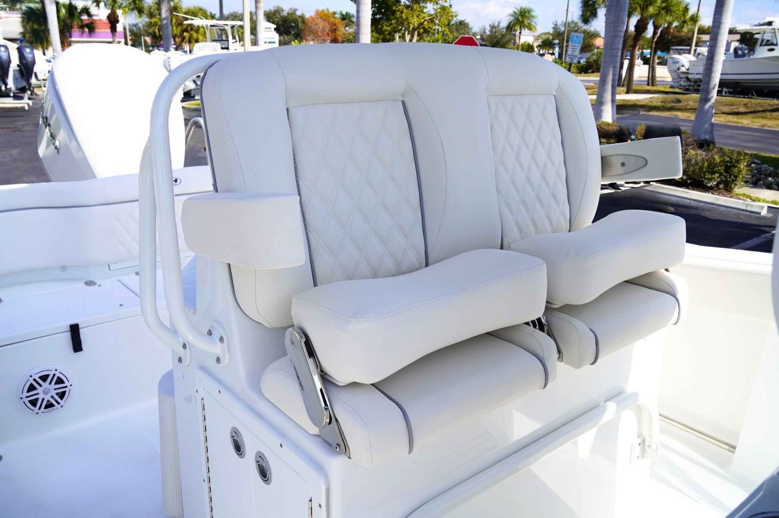 2026 Sea Hunt Ultra 245SE