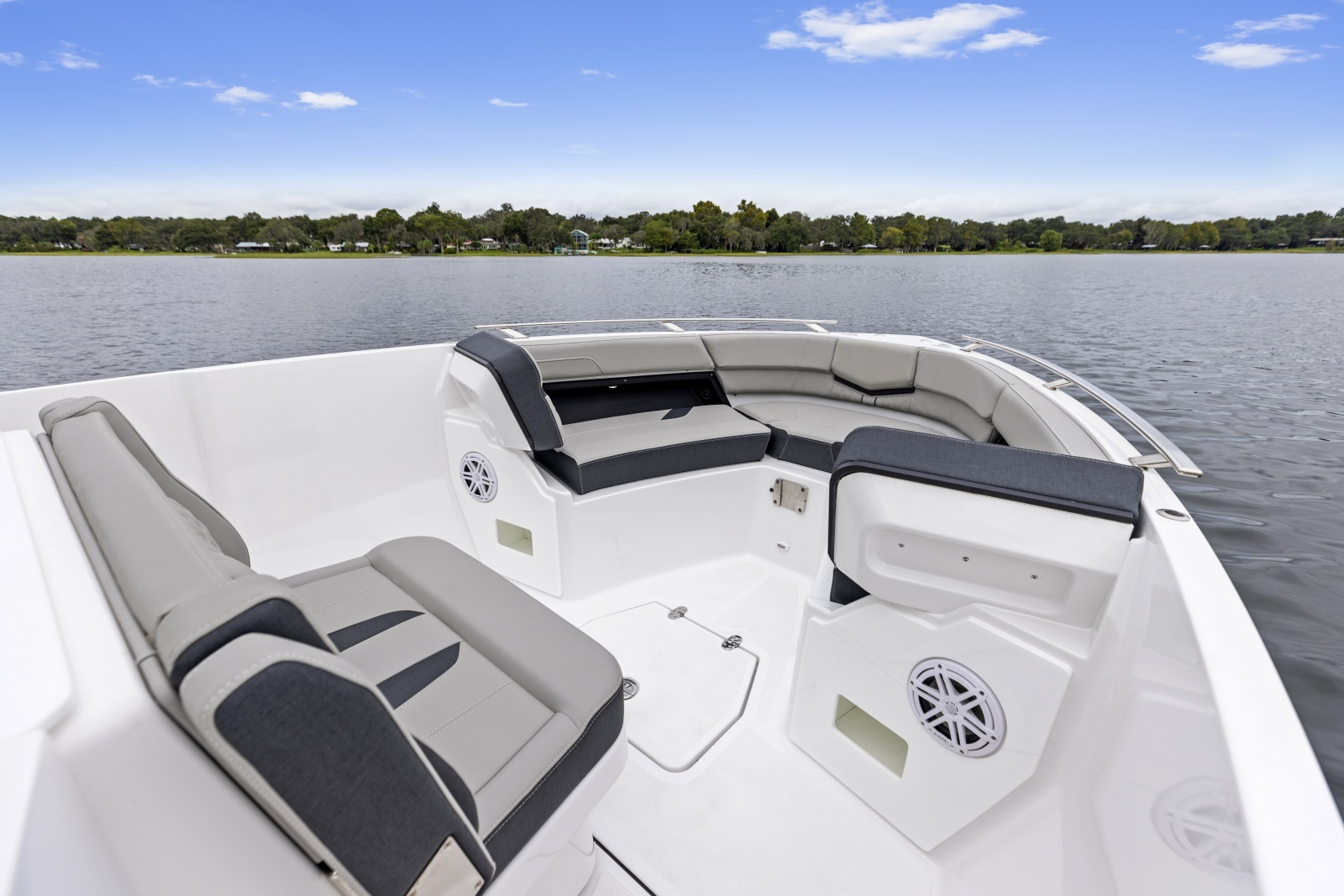 27ft Monterey Yacht For Sale