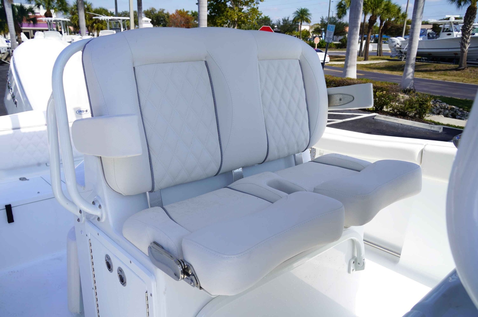 2026 Sea Hunt Ultra 255SE