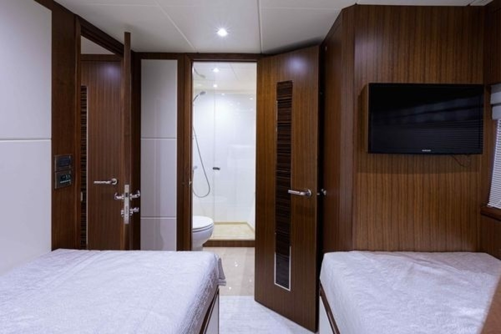 2019 Ocean Alexander Motoryacht 100