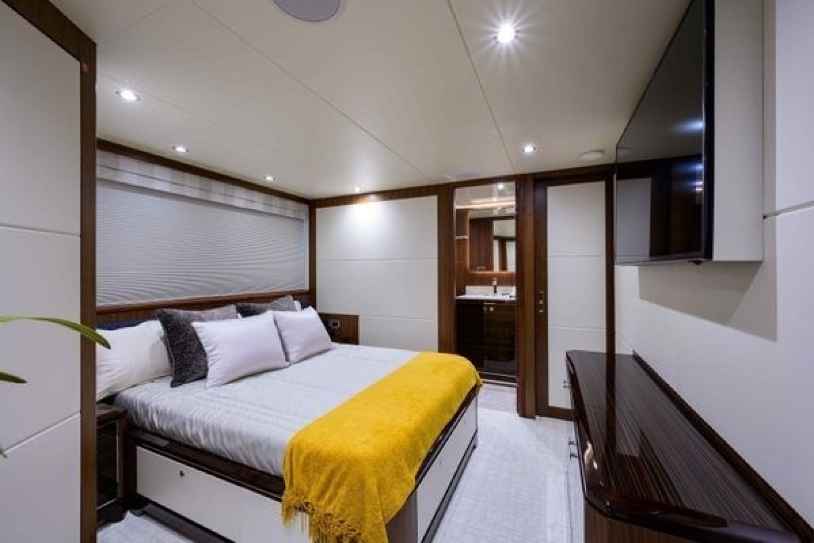 2019 Ocean Alexander Motoryacht 100