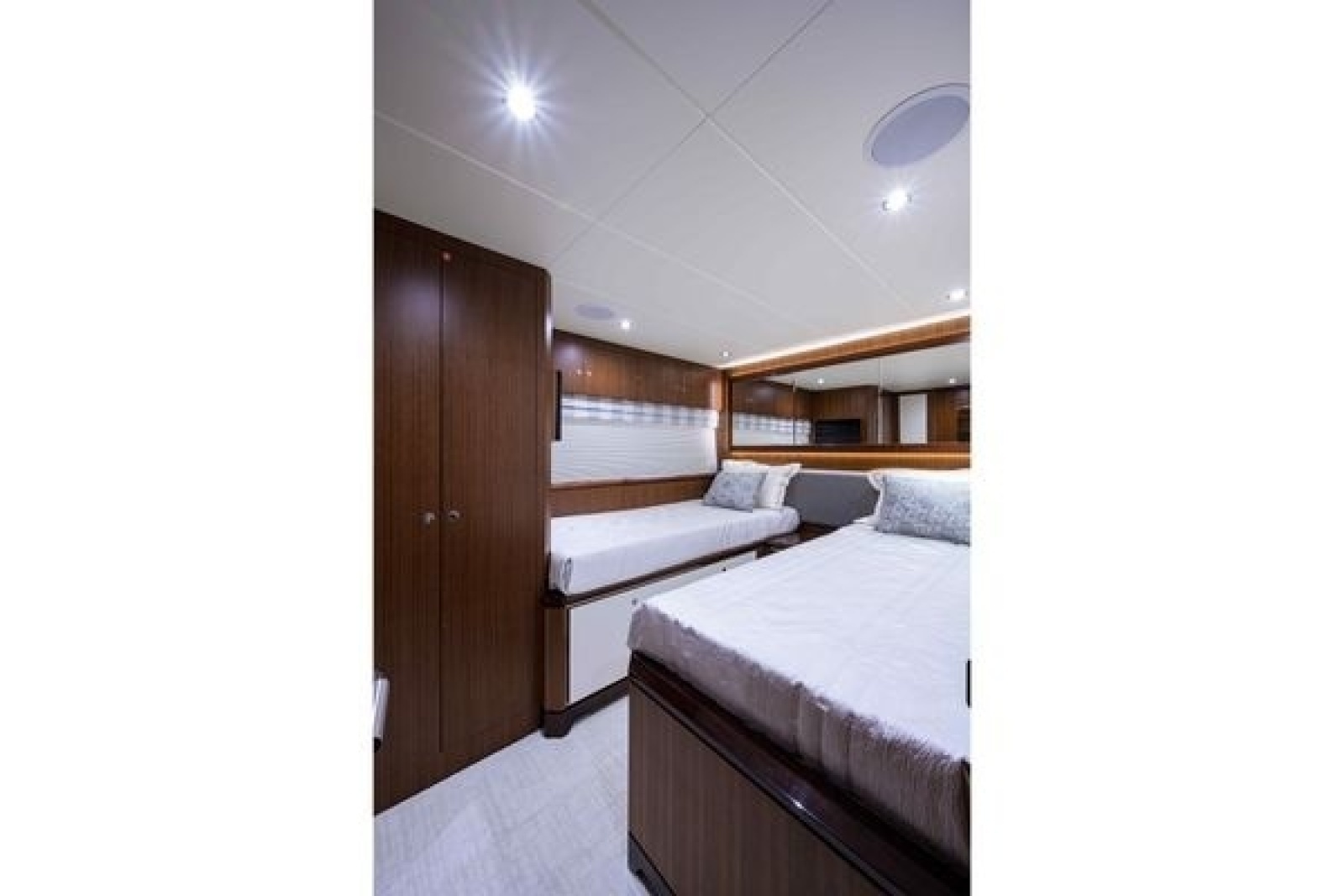 2019 Ocean Alexander Motoryacht 100