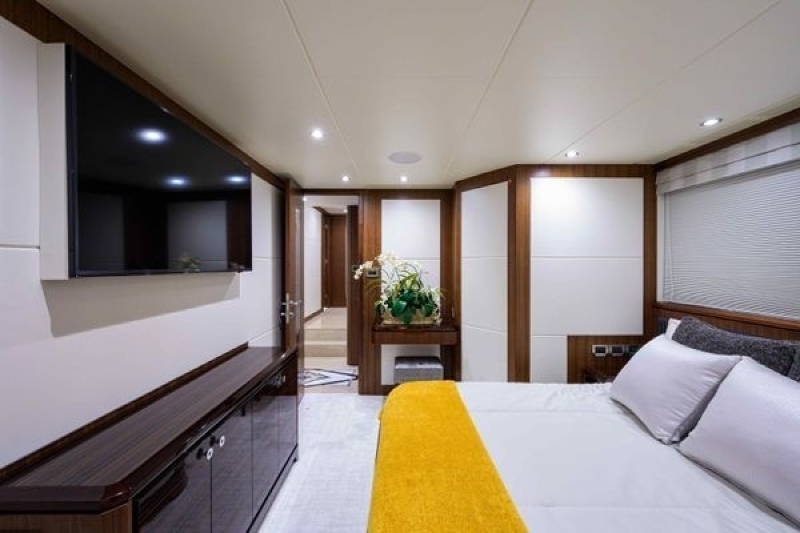 2019 Ocean Alexander Motoryacht 100