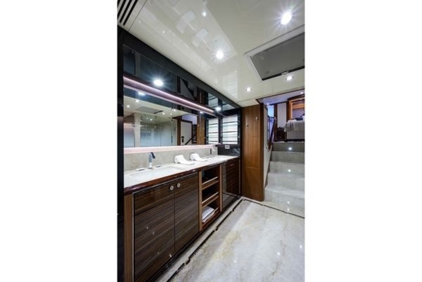 2019 Ocean Alexander Motoryacht 100