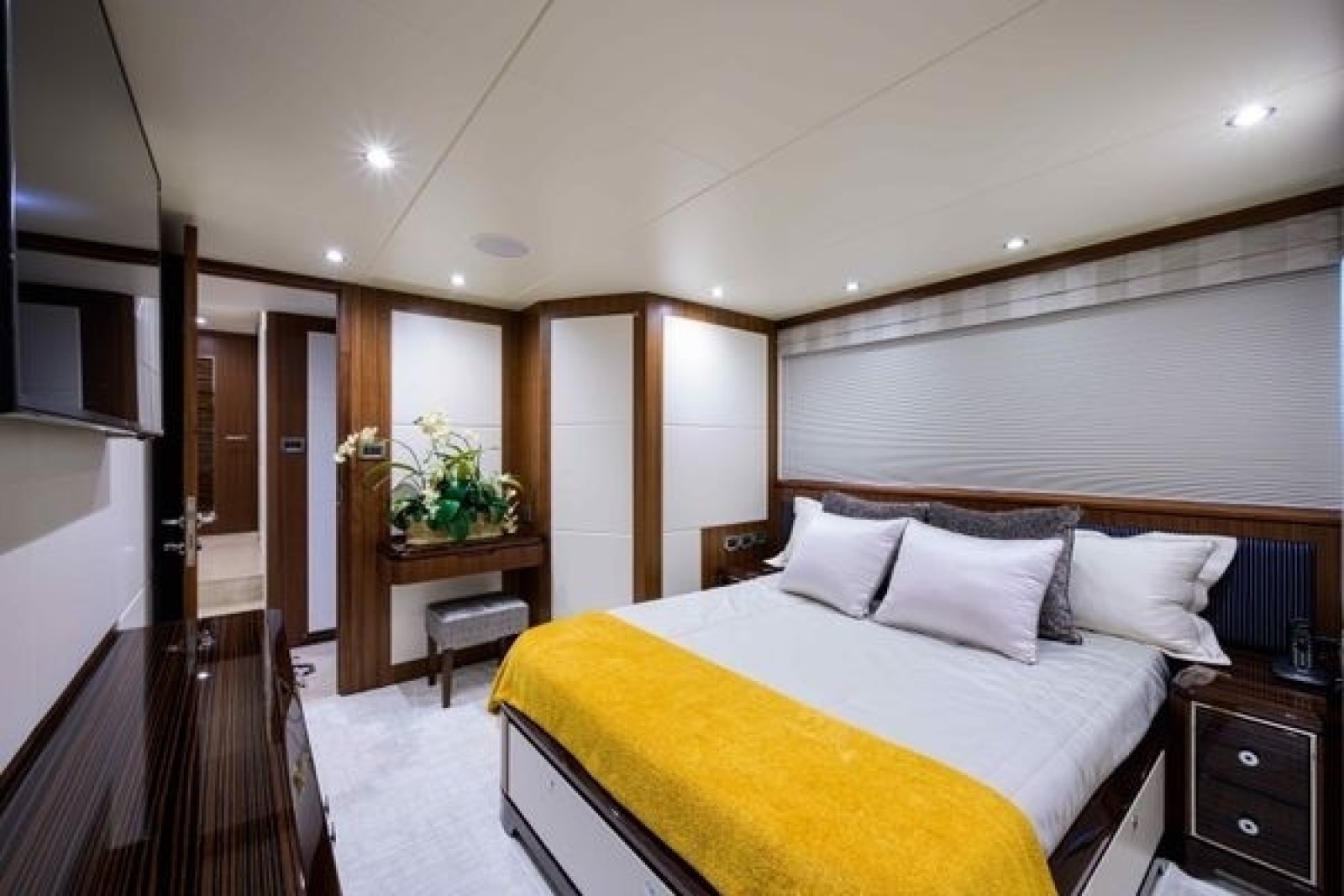 2019 Ocean Alexander Motoryacht 100
