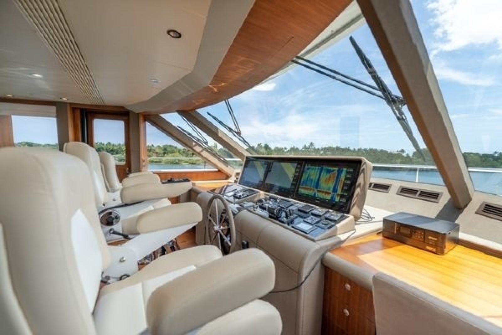 2019 Ocean Alexander Motoryacht 100