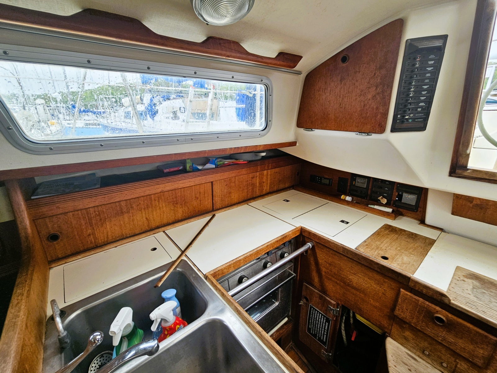 1985 Sabre 34