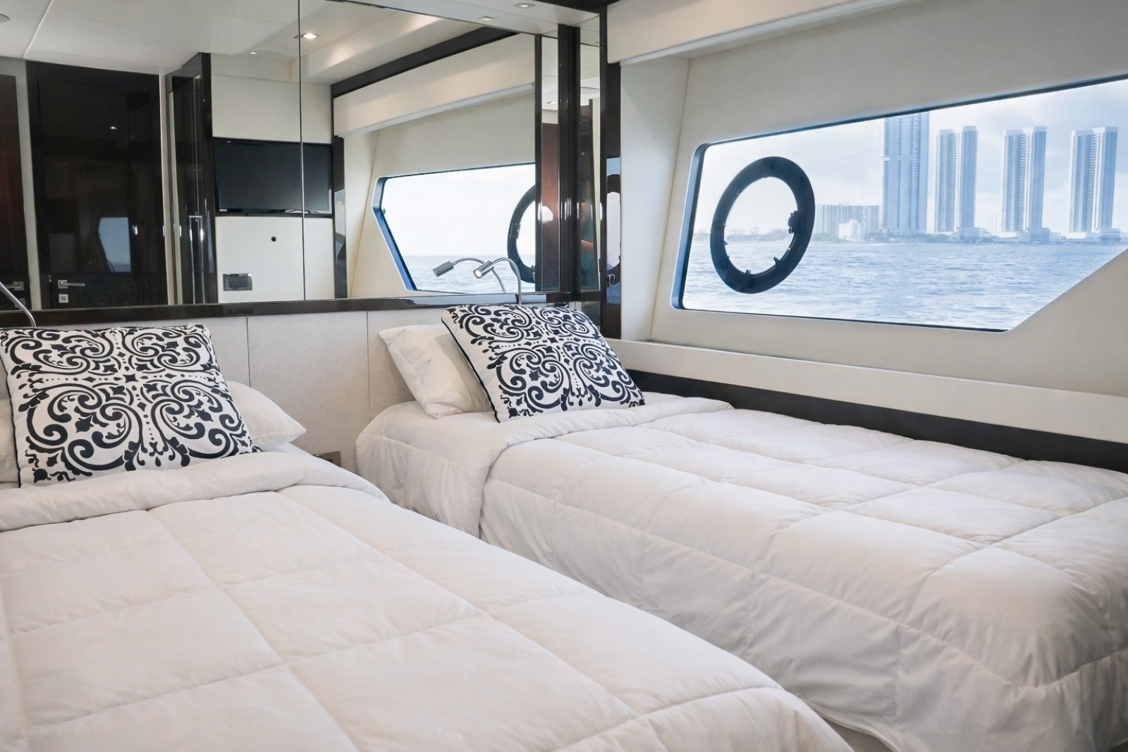 SOLAIRE 76ft Sunseeker Yacht For Sale