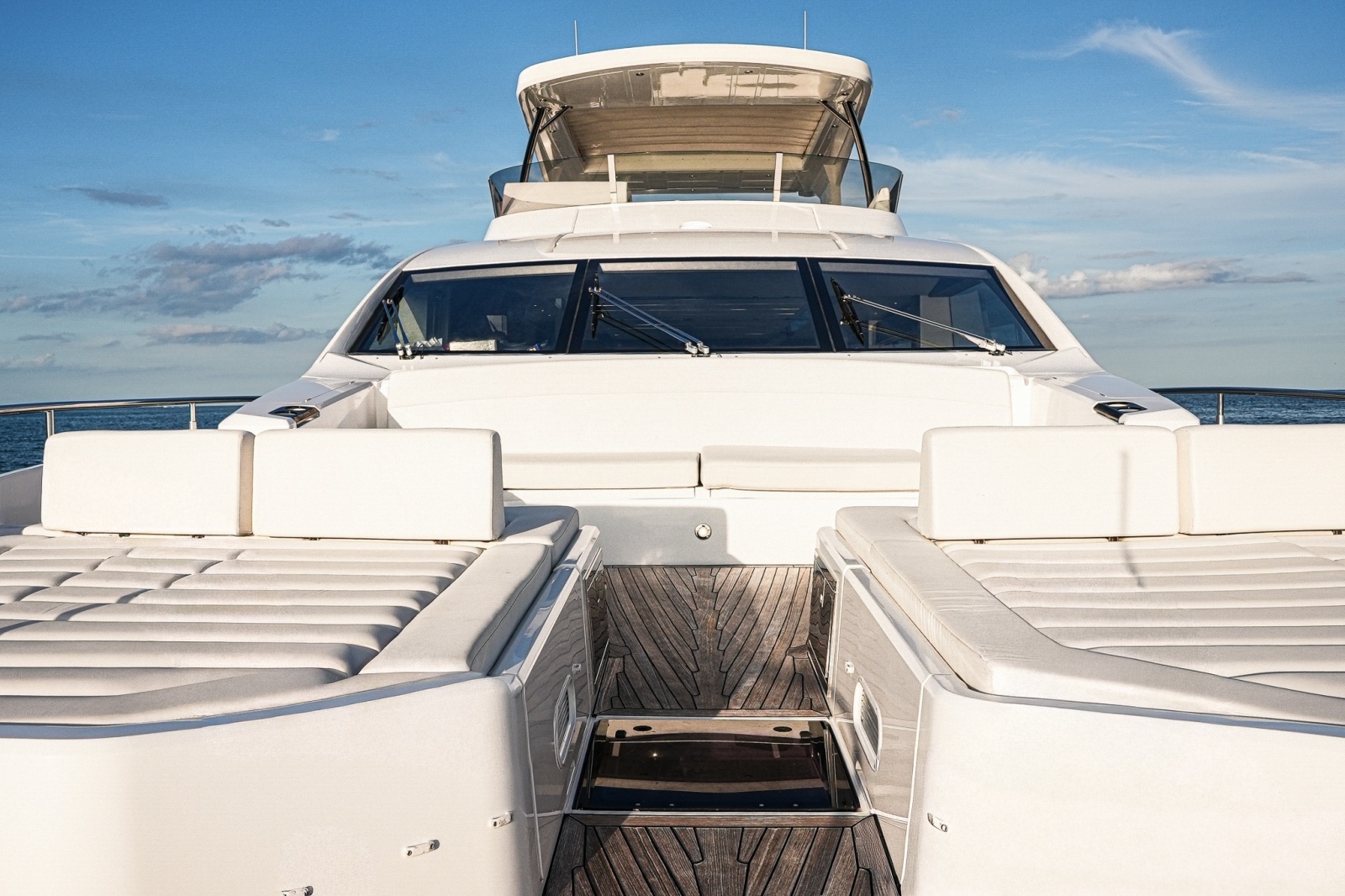 SOLAIRE 76ft Sunseeker Yacht For Sale