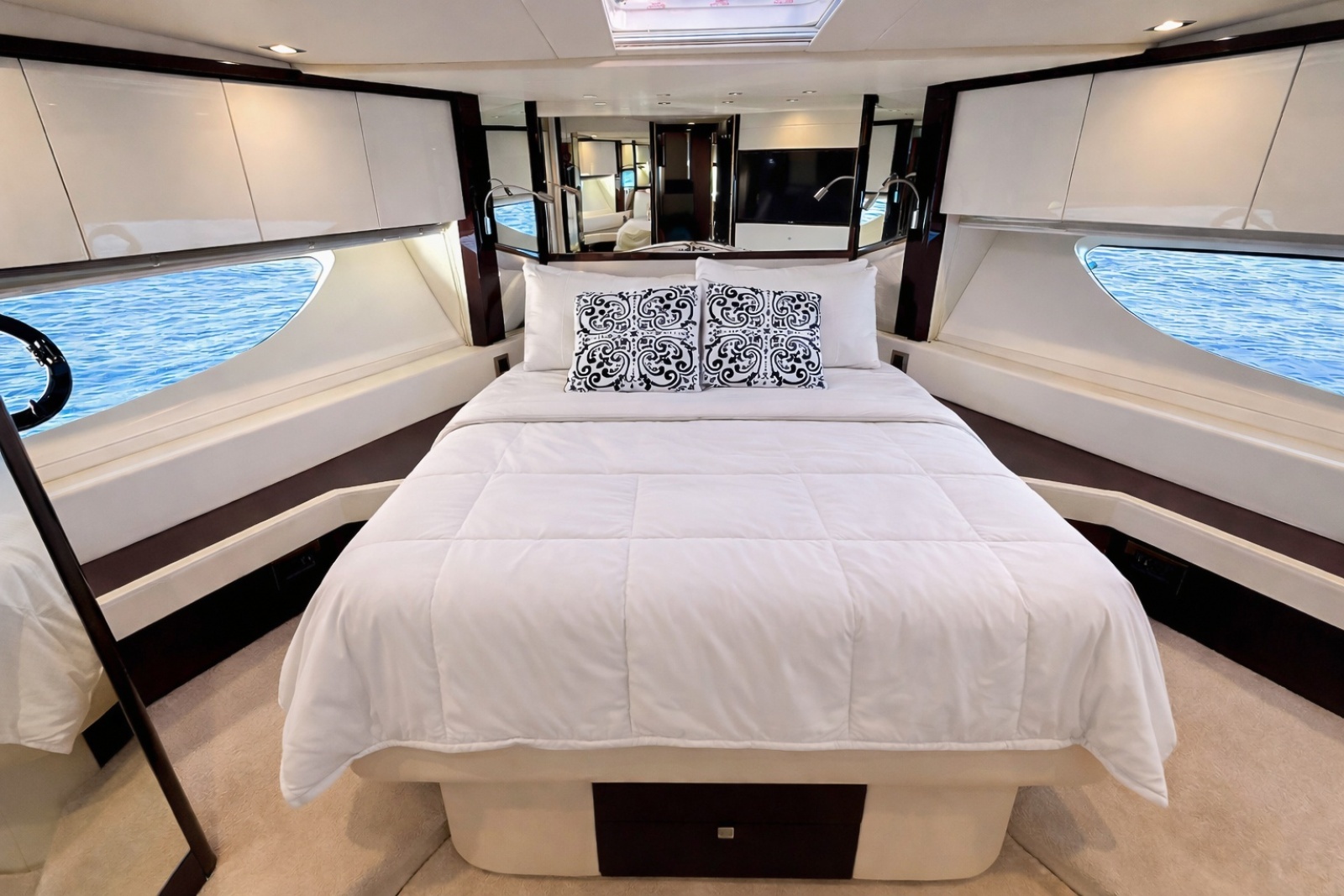 SOLAIRE 76ft Sunseeker Yacht For Sale