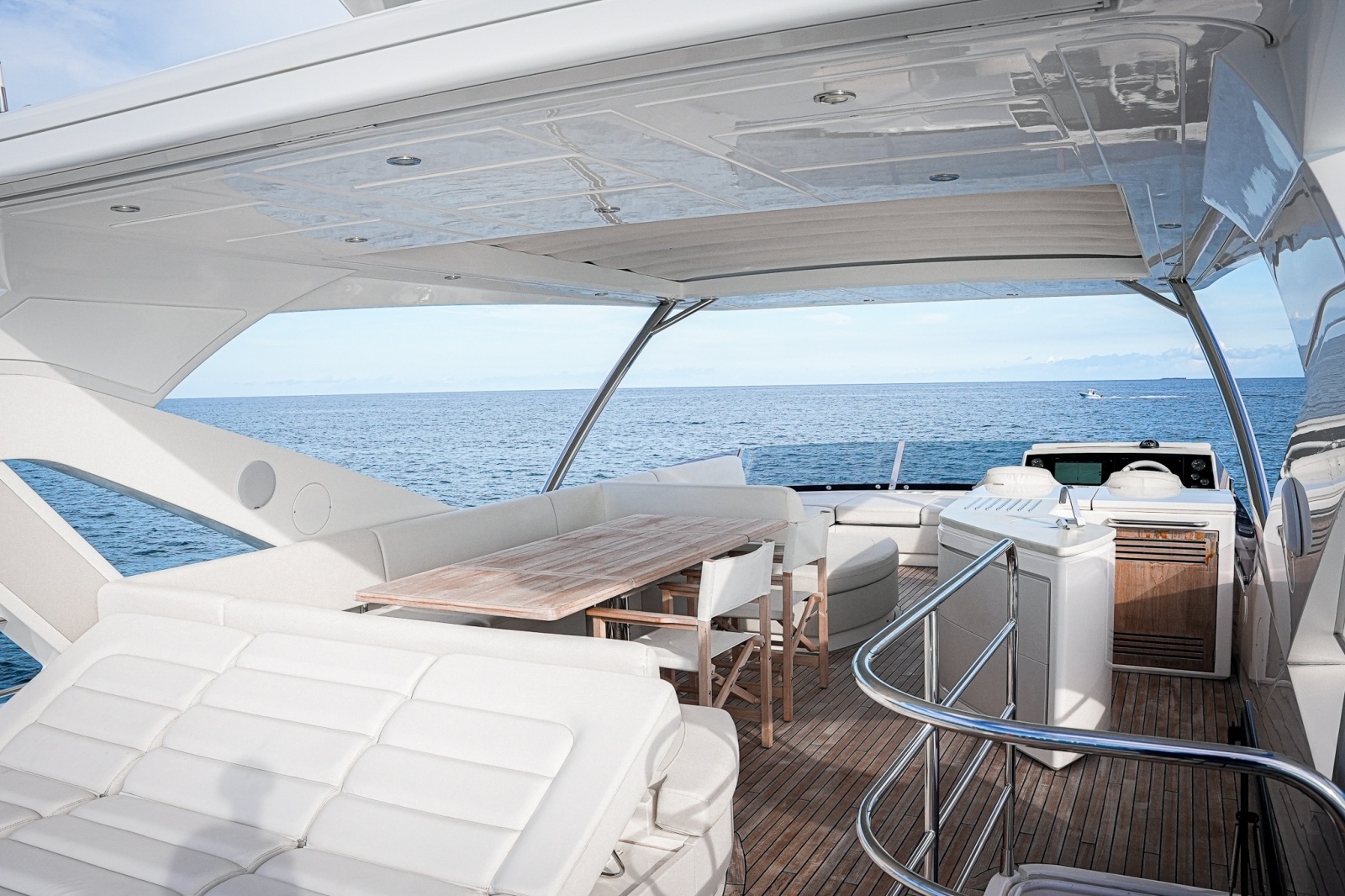 SOLAIRE 76ft Sunseeker Yacht For Sale