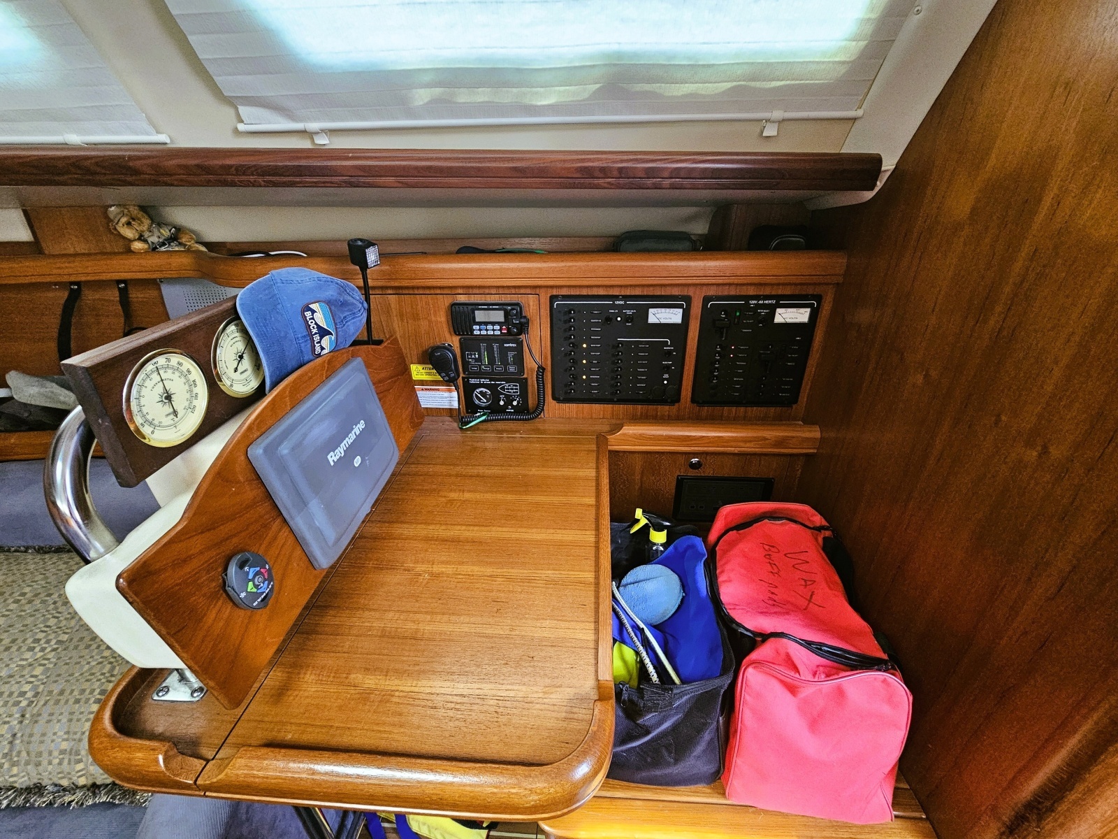 Channel Surfer 41ft Hunter Yacht For Sale