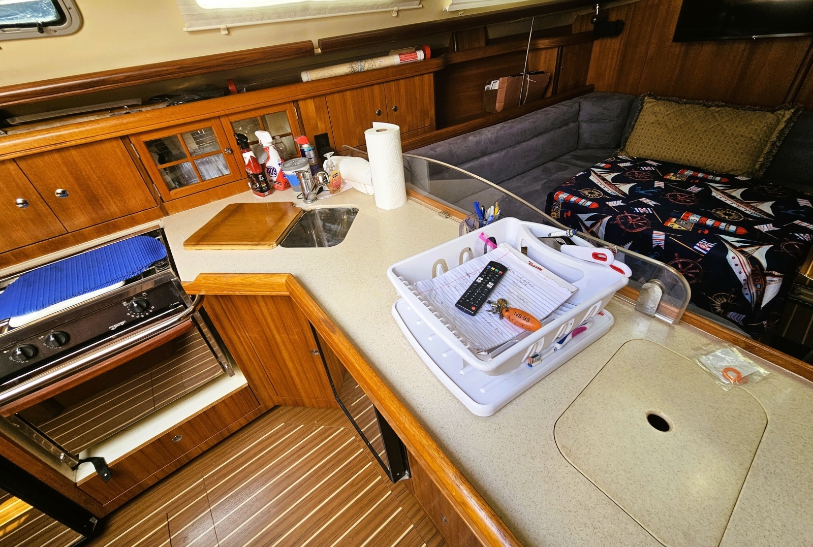 Channel Surfer 41ft Hunter Yacht For Sale