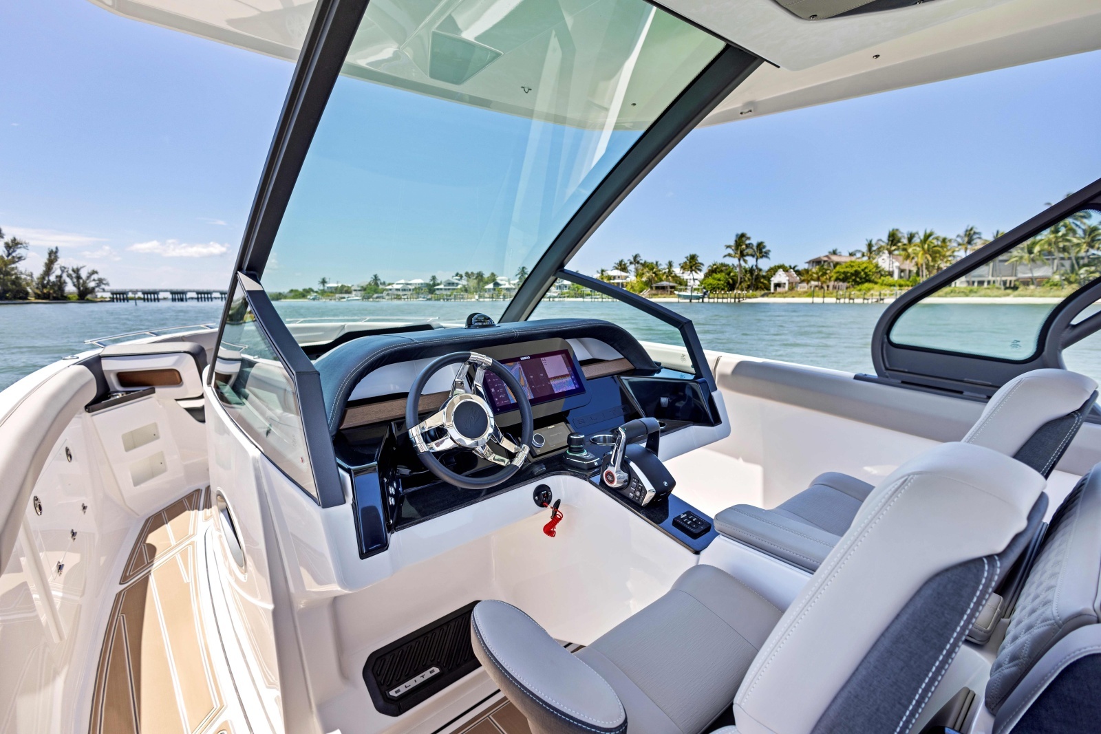 30ft Monterey Yacht For Sale