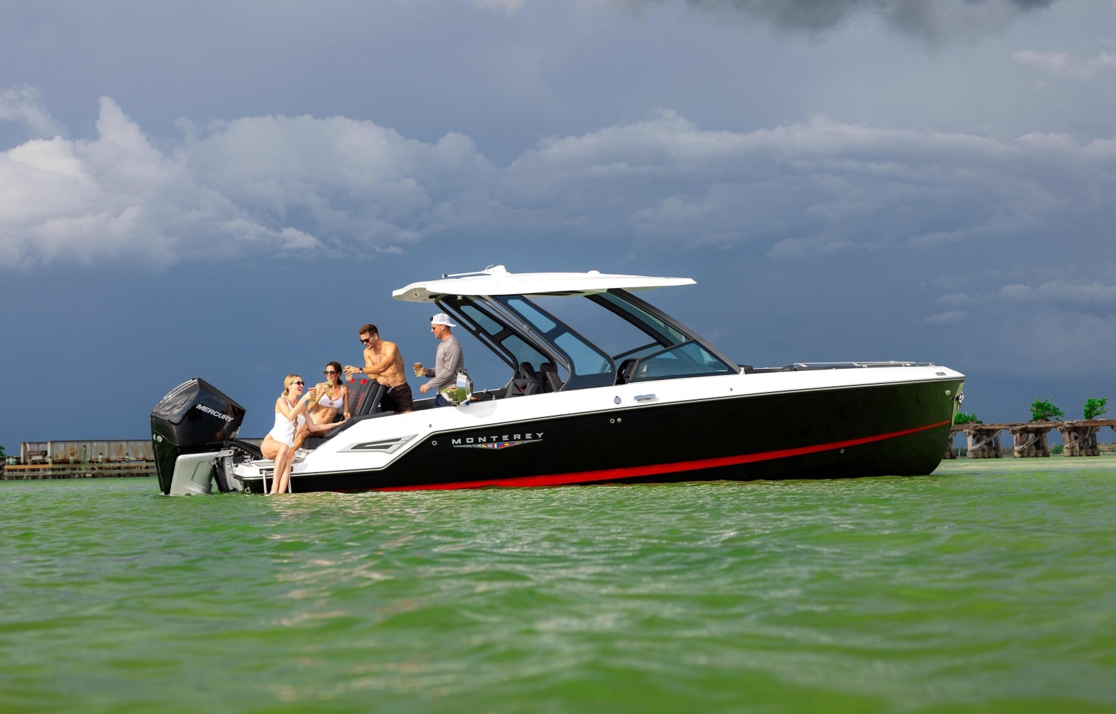 30ft Monterey Yacht For Sale