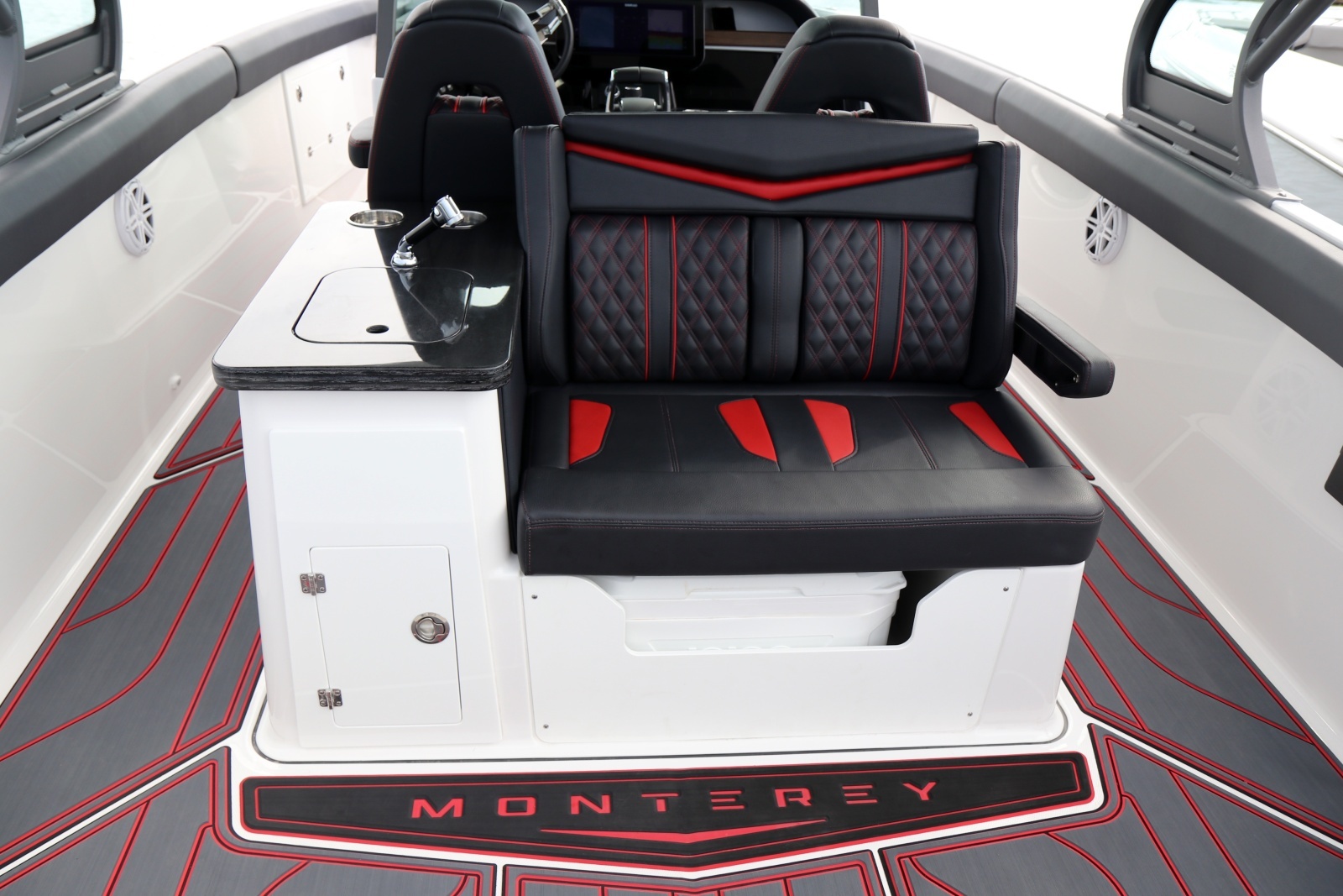 30ft Monterey Yacht For Sale