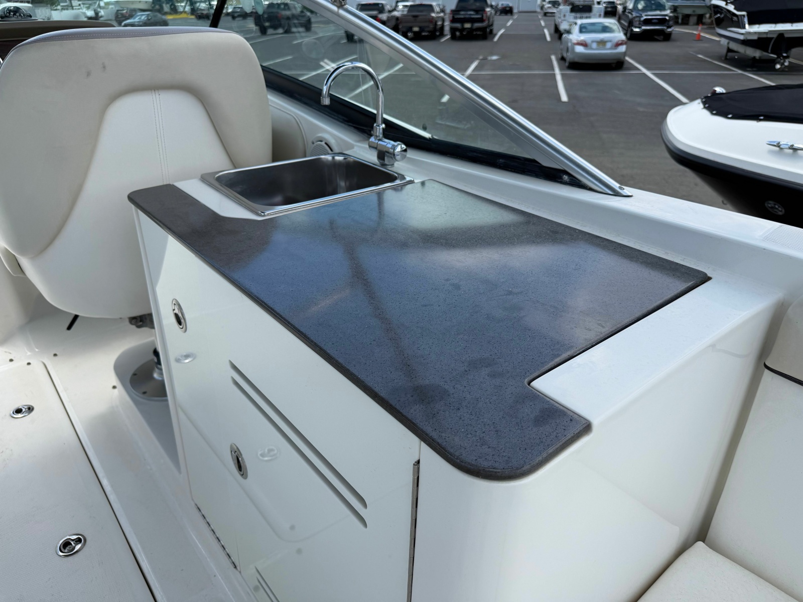 2013 Sea Ray 300 Sundeck