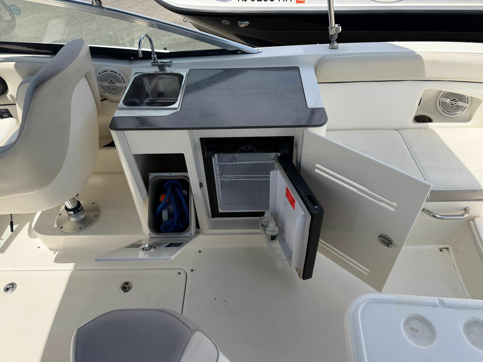 2013 Sea Ray 300 Sundeck