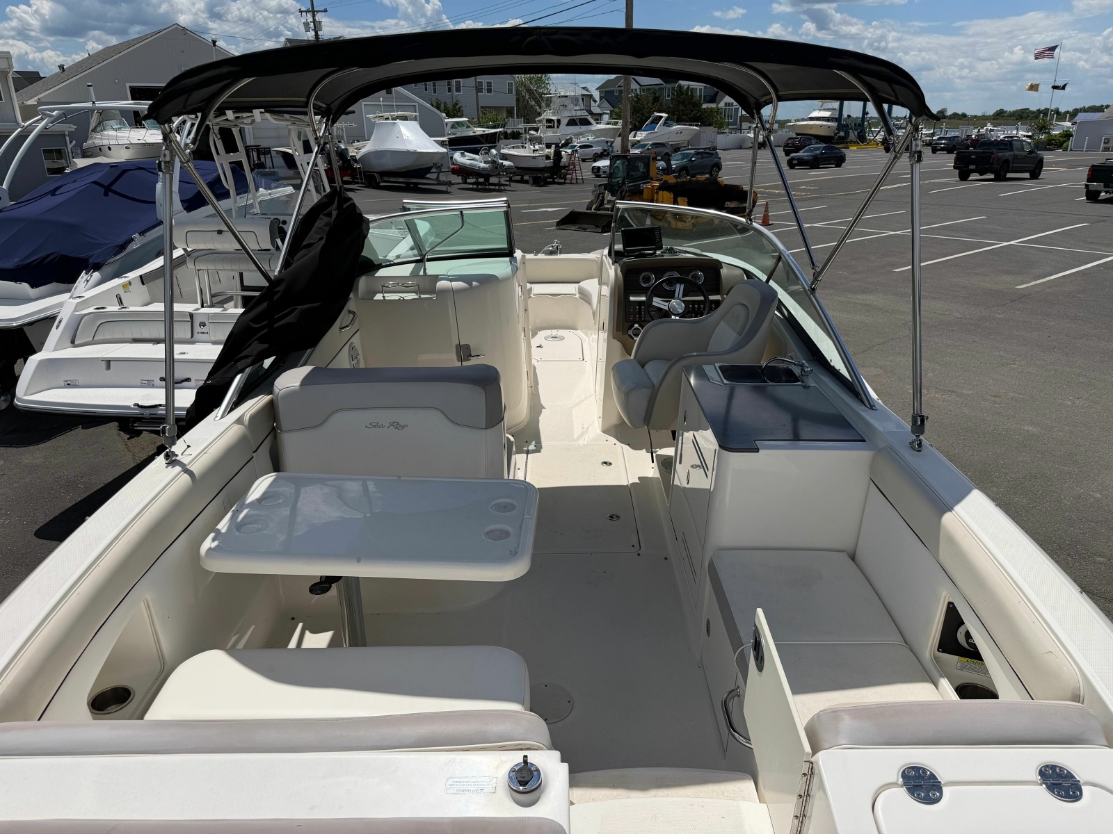 2013 Sea Ray 300 Sundeck