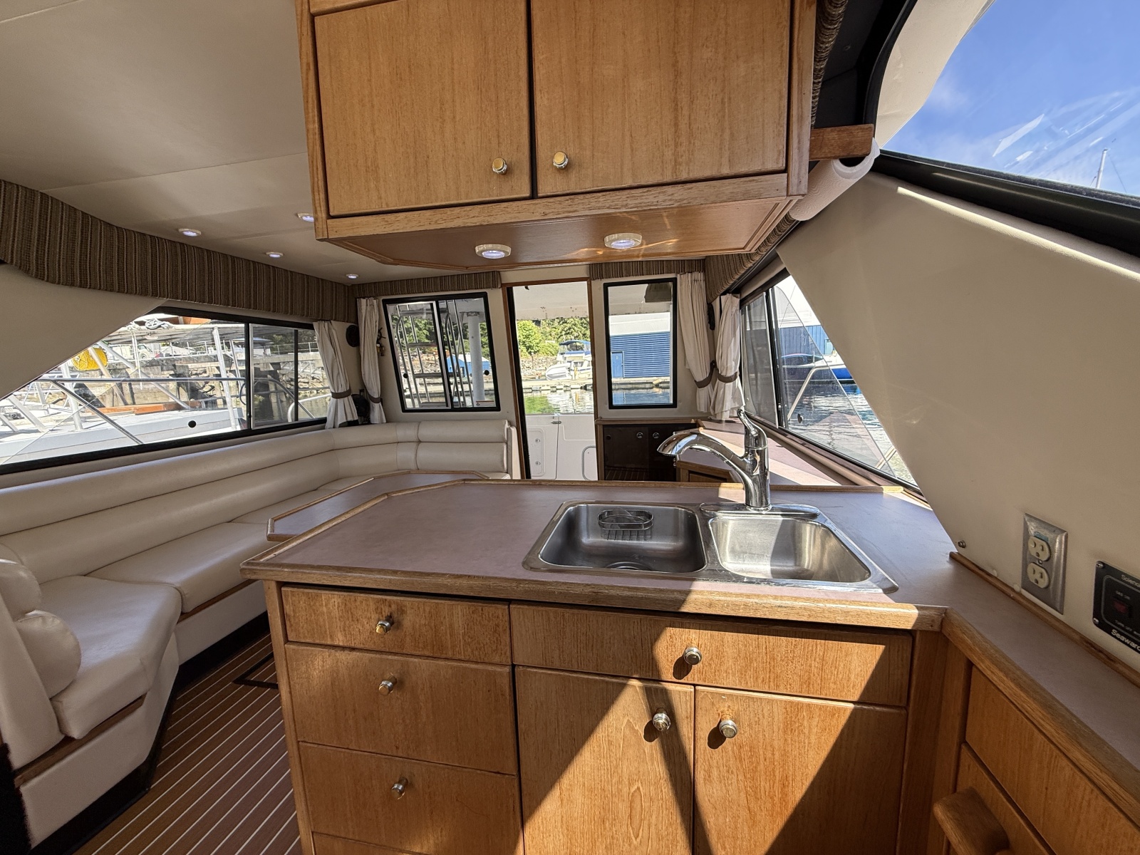1998 Bayliner 3788