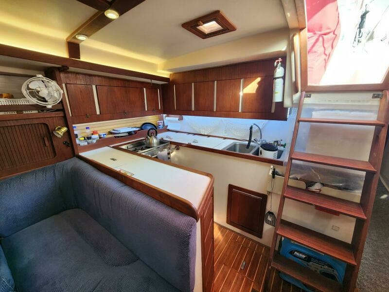 1990 Catalina Morgan Classic 41