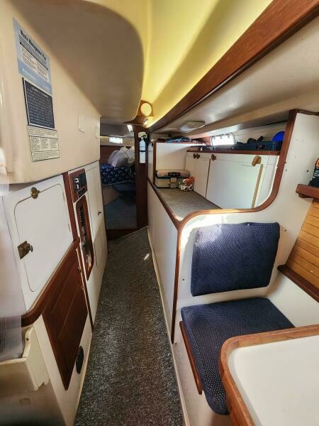 1990 Catalina Morgan Classic 41