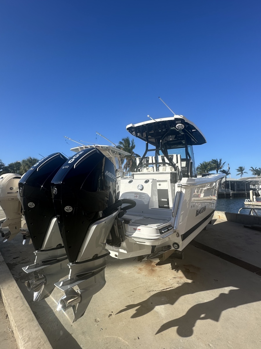 Blackfin 272 CC - Exterior Profile