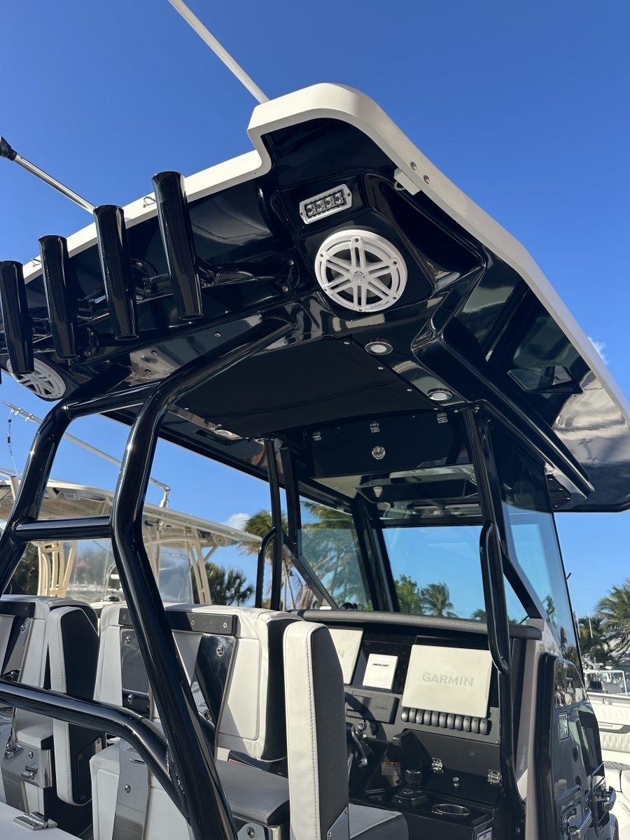 Blackfin 272 CC - T-Top