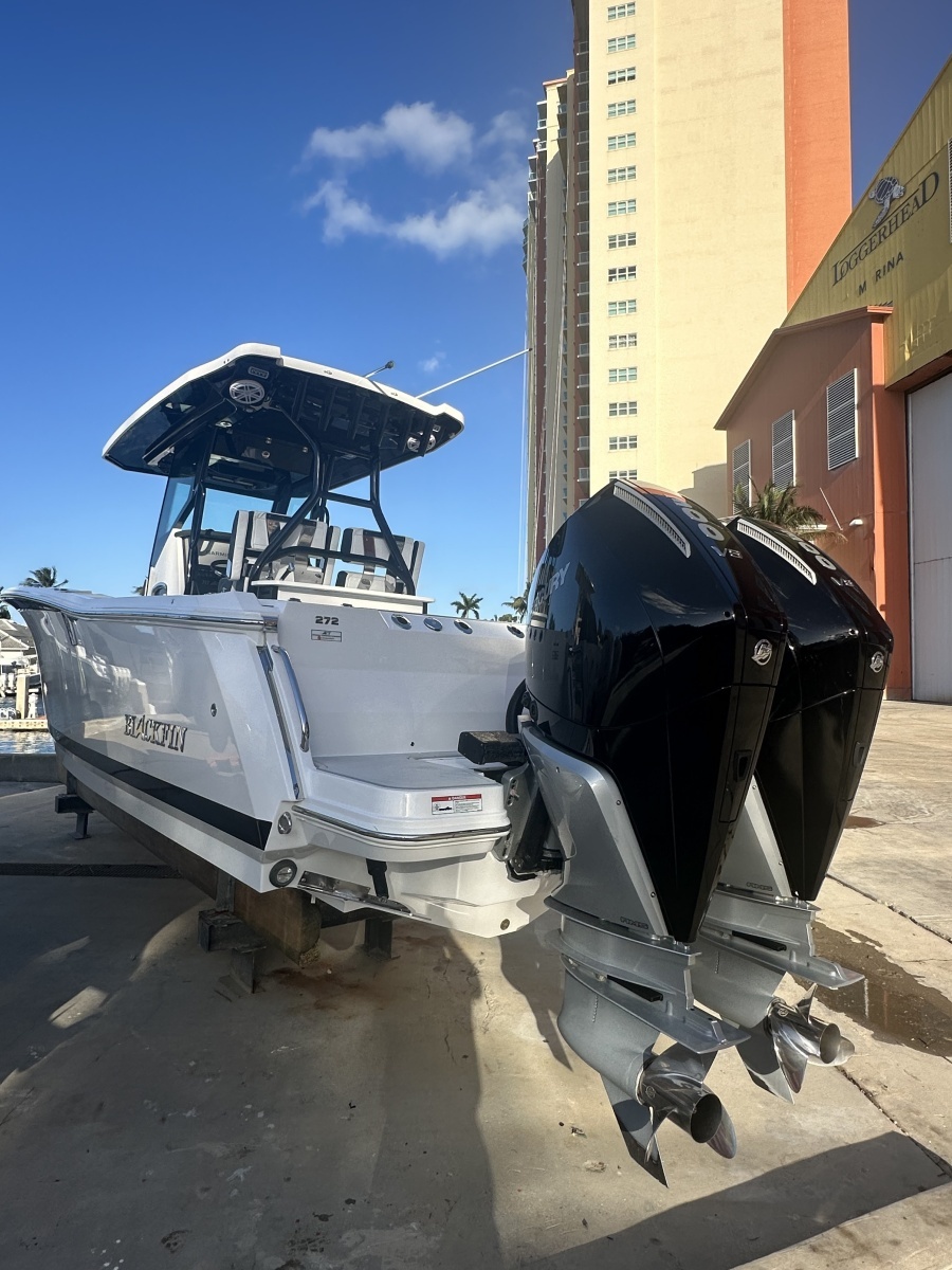 Blackfin 272 CC - Exterior Profile