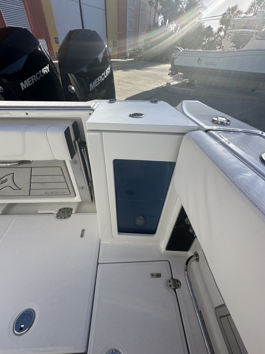 Blackfin 272 CC - Cockpit