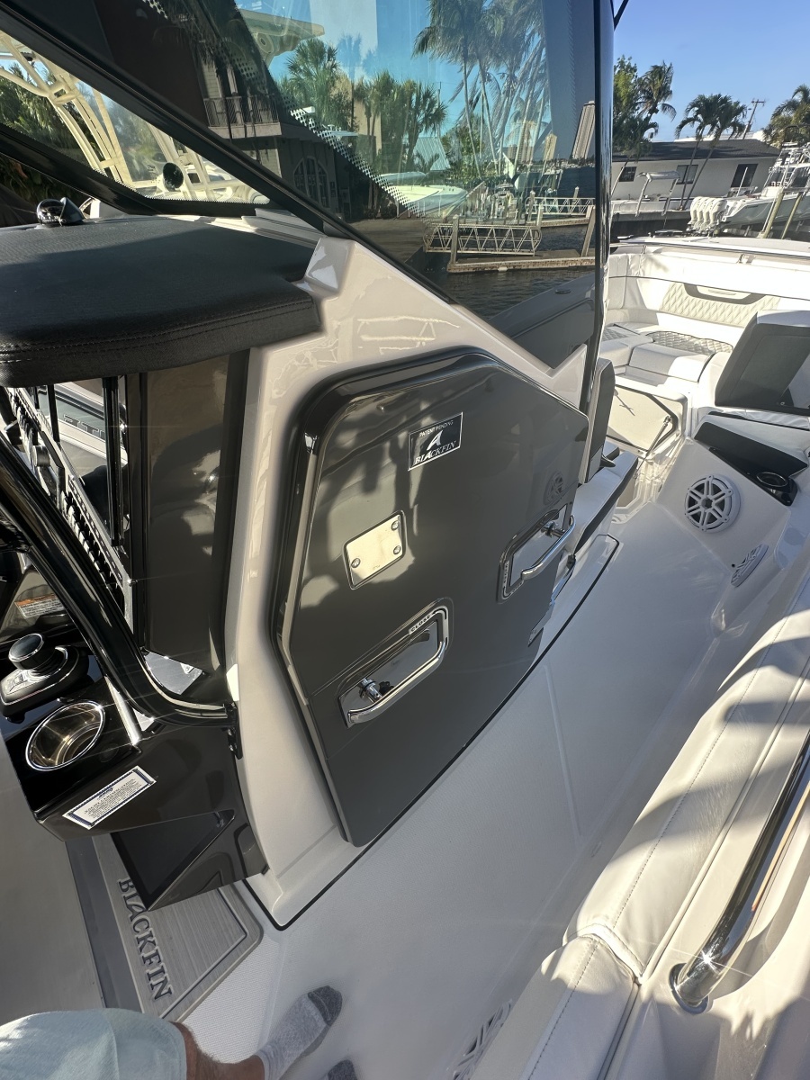 Blackfin 272 CC - Helm