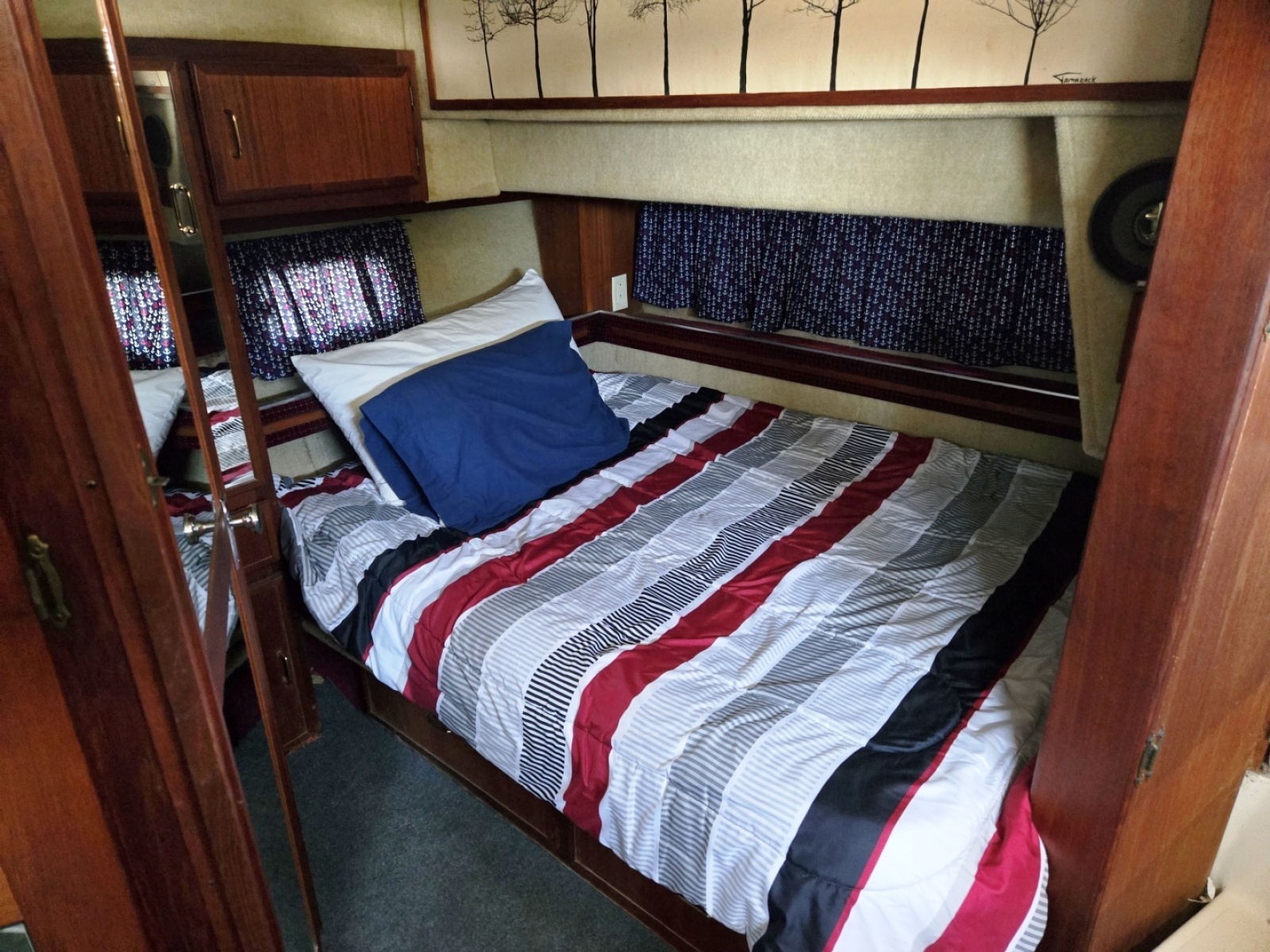 1984 Cruisers Yachts Ultra Vee 336