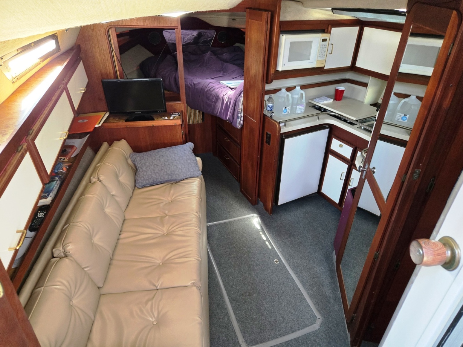 1984 Cruisers Yachts Ultra Vee 336