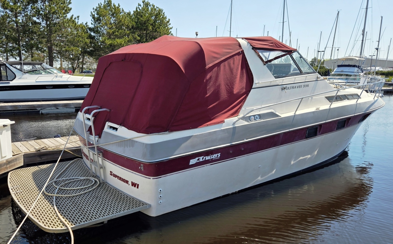 1984 Cruisers Yachts Ultra Vee 336