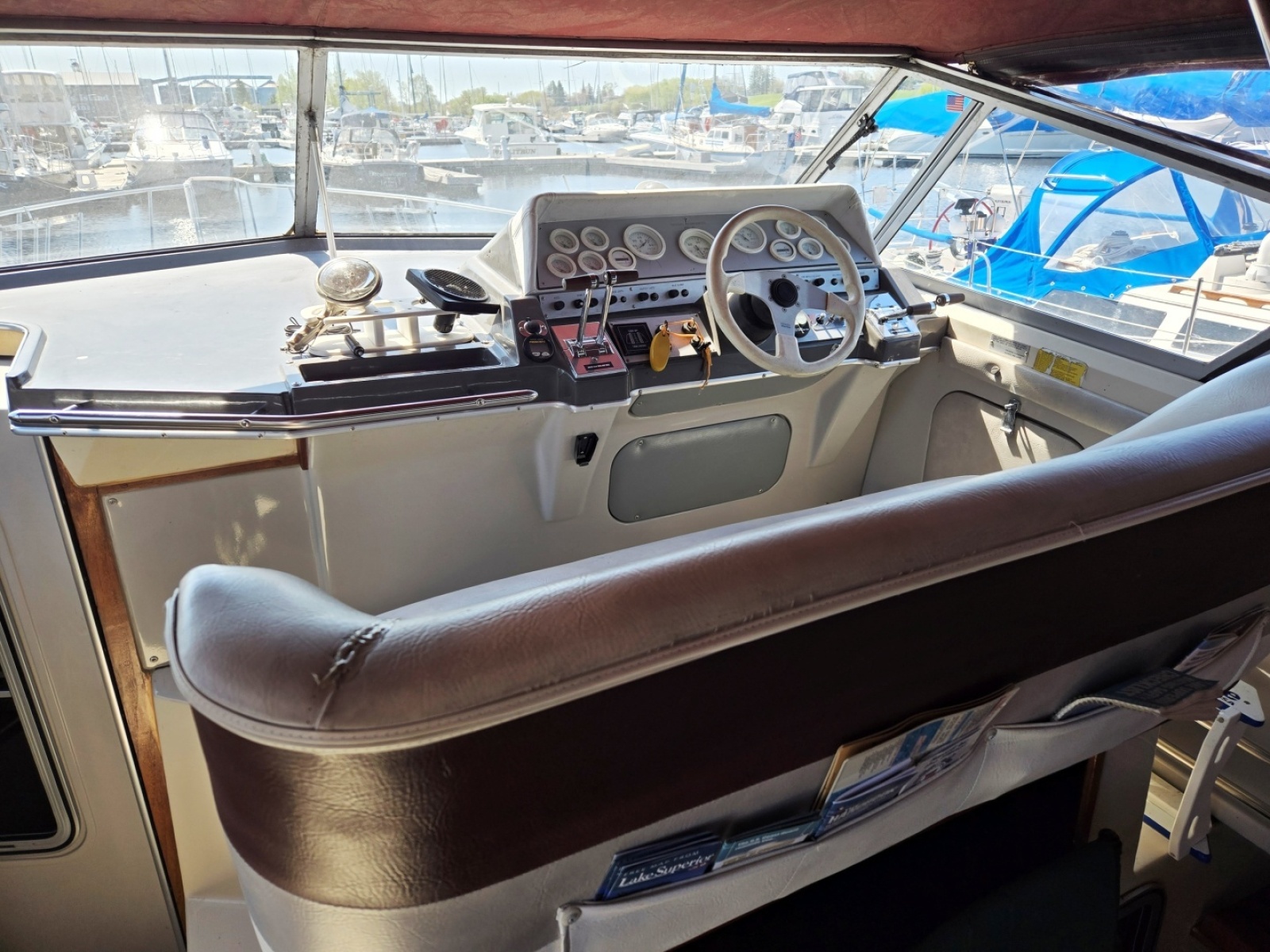 1984 Cruisers Yachts Ultra Vee 336