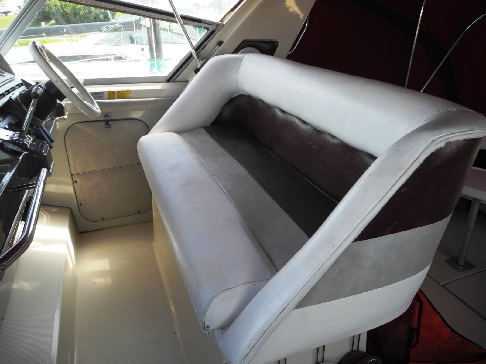 1984 Cruisers Yachts Ultra Vee 336