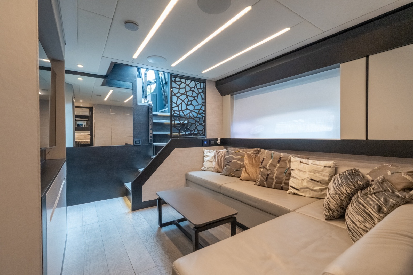 83ft Pershing Yacht For Sale