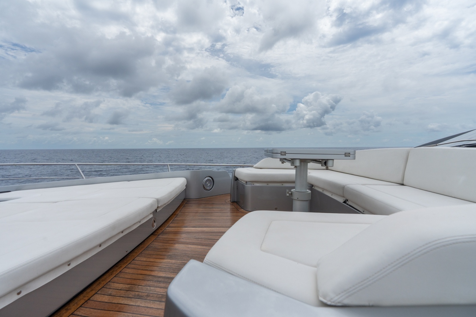 83ft Pershing Yacht For Sale