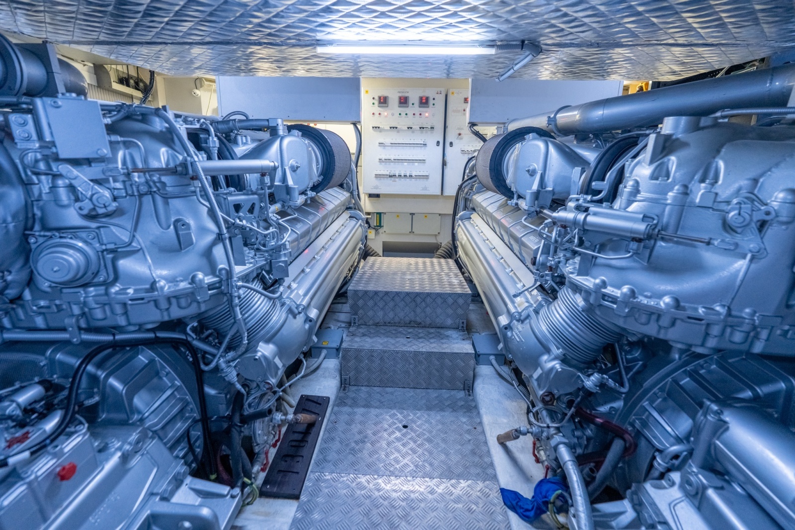 83ft Pershing Yacht For Sale