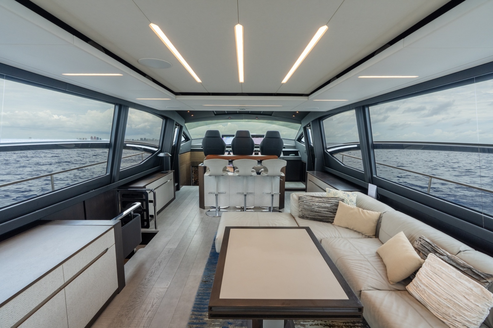 83ft Pershing Yacht For Sale