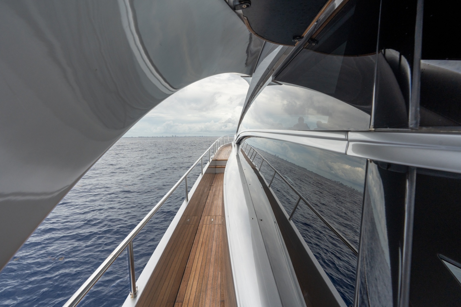 83ft Pershing Yacht For Sale