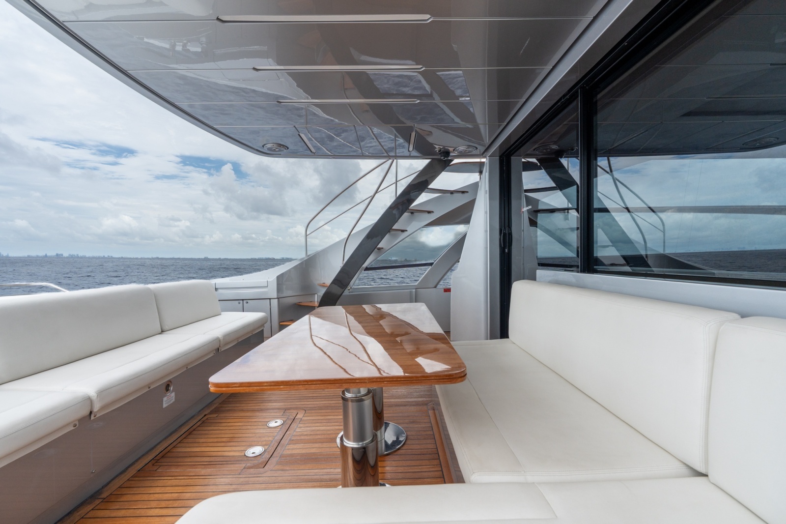 83ft Pershing Yacht For Sale