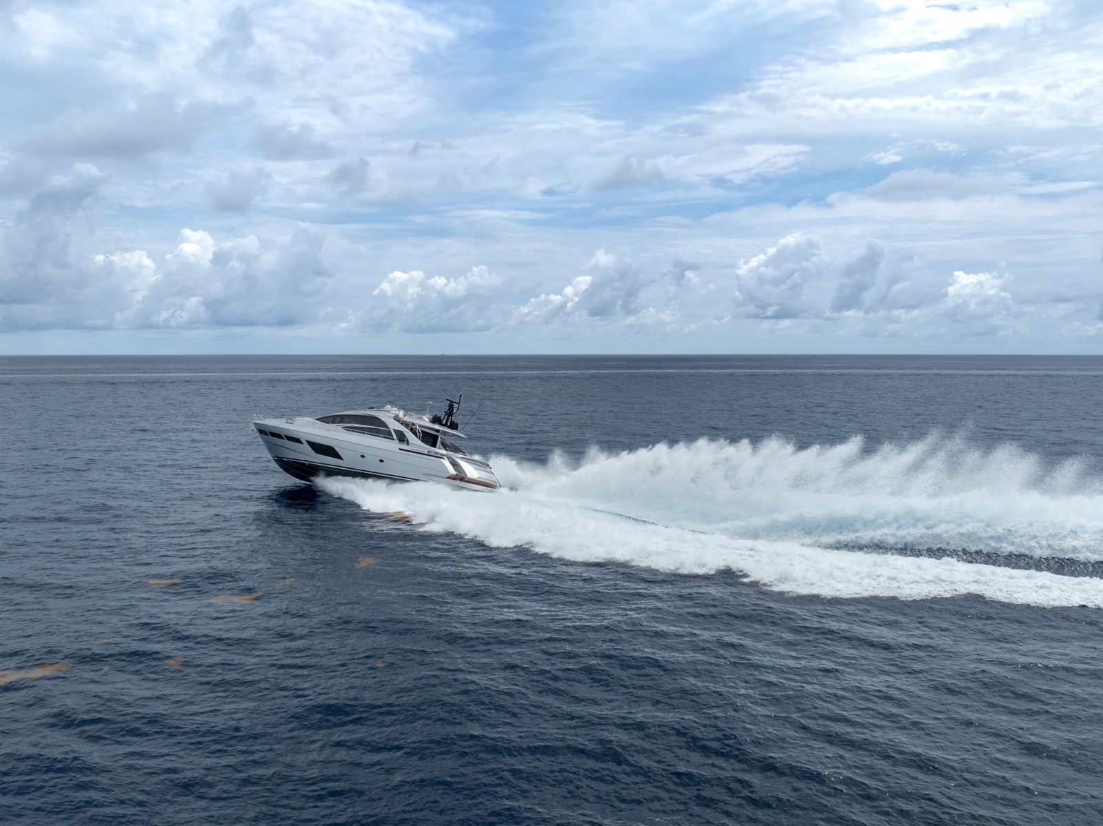 83ft Pershing Yacht For Sale