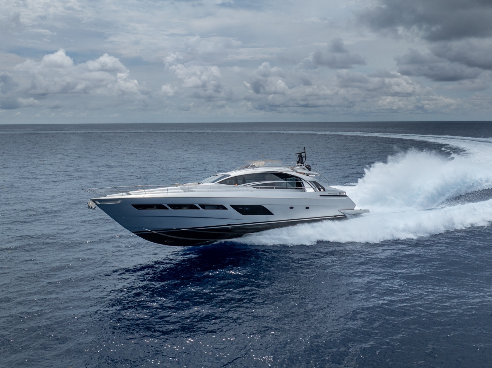 83ft Pershing Yacht For Sale