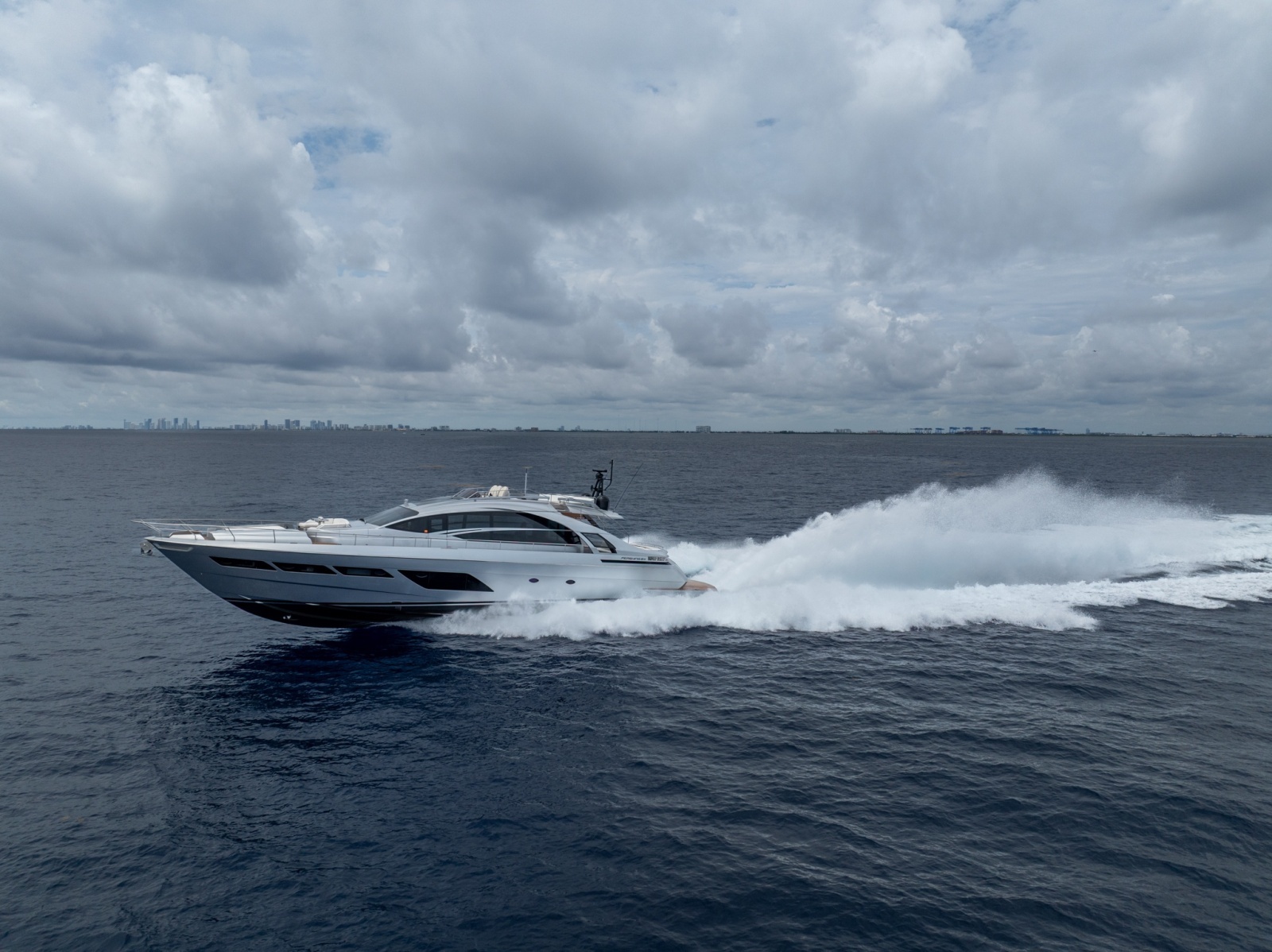 83ft Pershing Yacht For Sale